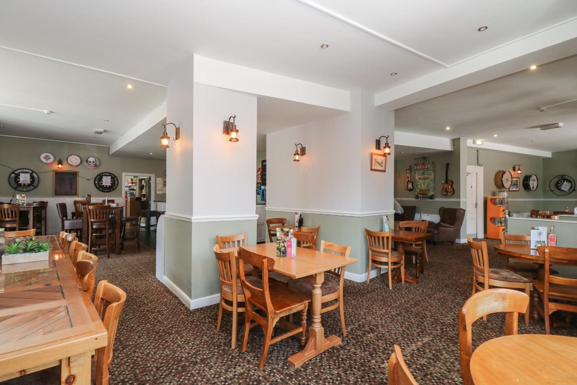 Valley 44 * Callington
